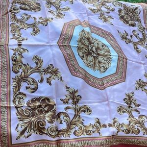 🩷Silk Carre large scarf baroque print red pink for Valentine’s Day! ❤️
